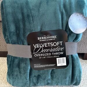 Berkshire VelvetSoft Oversized Throw - Teal